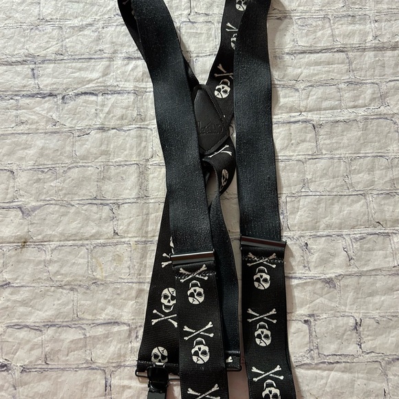 HOLDUP SUSPENDER COMPANY SKULL AND BONES BLACK & WHITE ADJUSTABLE WIDE SUSPENDER - Picture 4 of 6